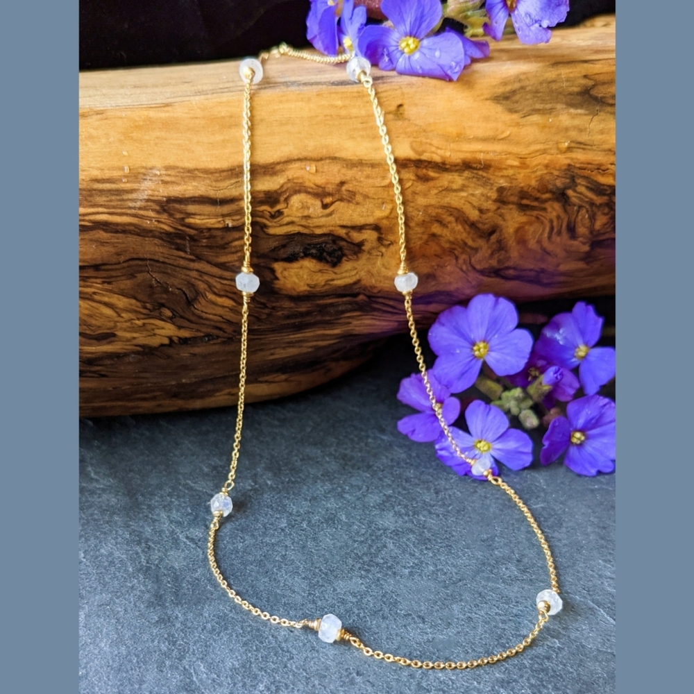 🦋LAST🦋 NWT Baizaar Dainty Moonstone Chain Necklace